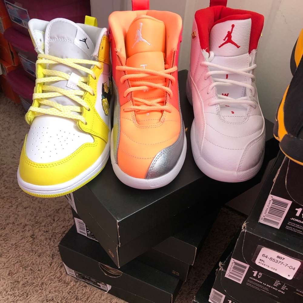 Kids sneakers